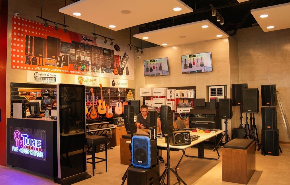 Elektric Avenue — photograph 4.