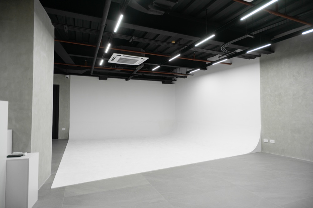 G&R Studio — photograph 14.